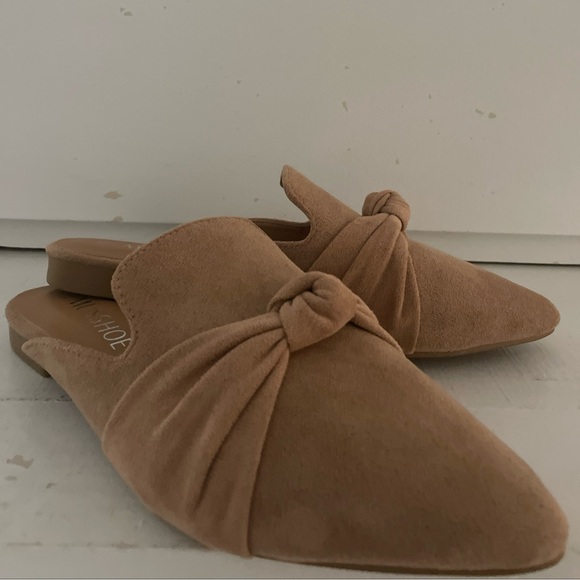 Musshoe Shoes - NWT Musshoe Women’s Slip On Pointed Toe Mules